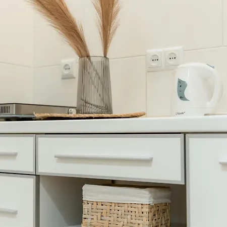 Apartment невелика з ремонтом за супер ціною! біля форуму Lviv