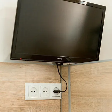 невелика з ремонтом за супер ціною! біля форуму * Lviv