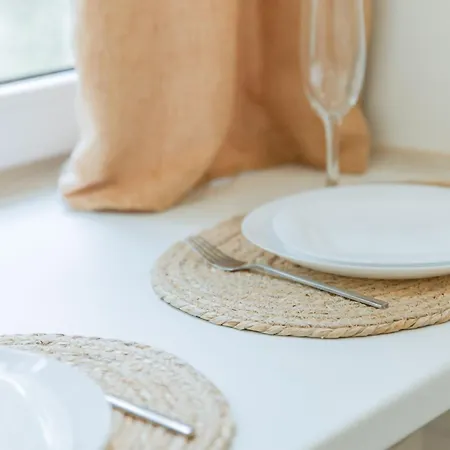 невелика з ремонтом за супер ціною! біля форуму Apartment