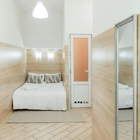 Apartment невелика з ремонтом за супер ціною! біля форуму