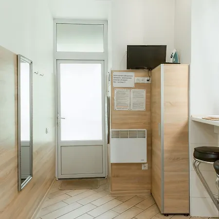 Apartment невелика з ремонтом за супер ціною! біля форуму