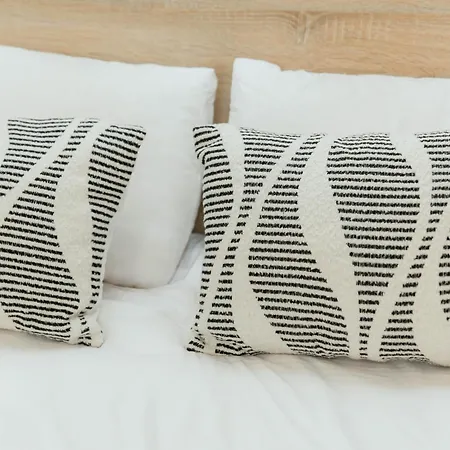 невелика з ремонтом за супер ціною! біля форуму דירה לבוב