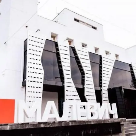 невелика з ремонтом за супер ціною! біля форуму Lviv