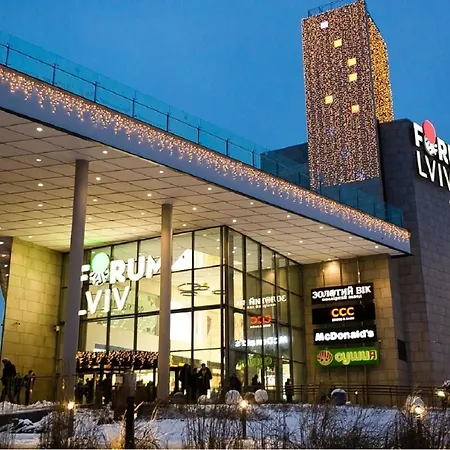 невелика з ремонтом за супер ціною! біля форуму *