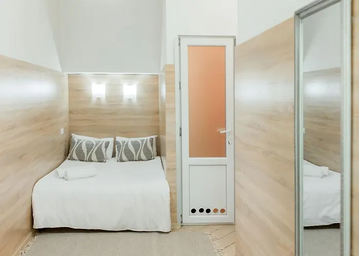 Apartamento невелика з ремонтом за супер ціною! біля форуму