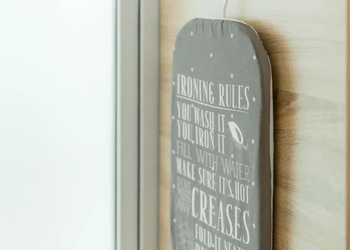 невелика з ремонтом за супер ціною! біля форуму *