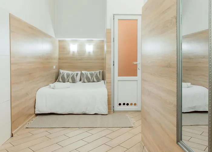 невелика з ремонтом за супер ціною! біля форуму * Leópolis