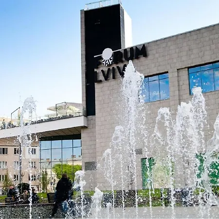 Апартаменти невелика з ремонтом за супер ціною! біля форуму *